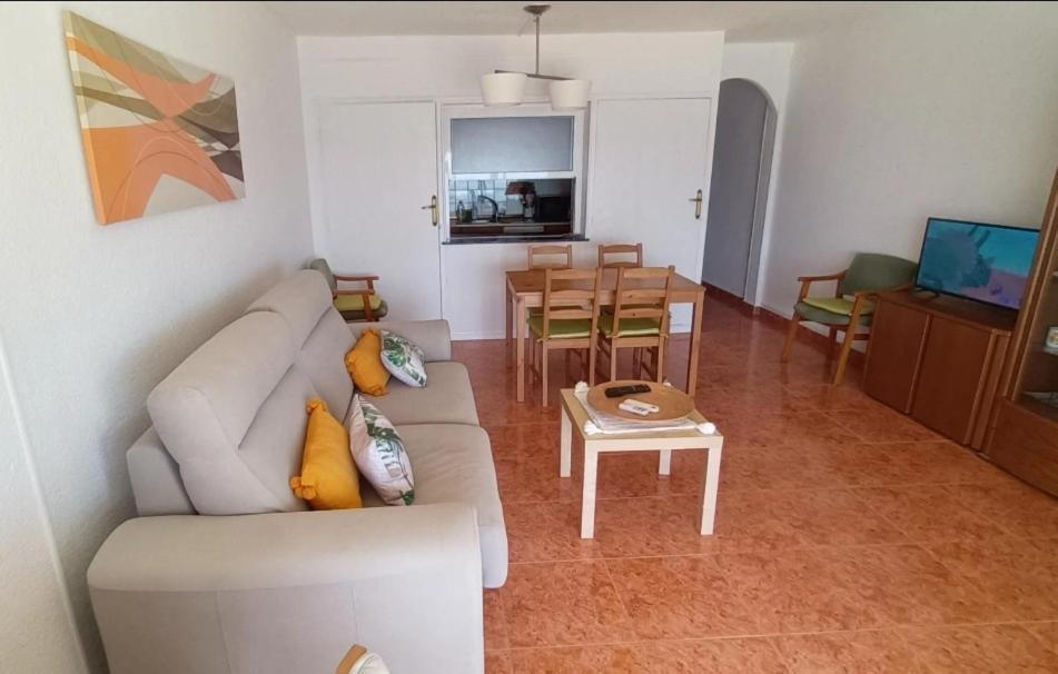 Apartamento Acapulco Luxe Piso 3 En 1A Linea Playa Poniente Benidorm Top Vistas Al Mar Espectaculares Y De Luxe Con Acceso A Piscina Y Garaje Privado Luaran gambar